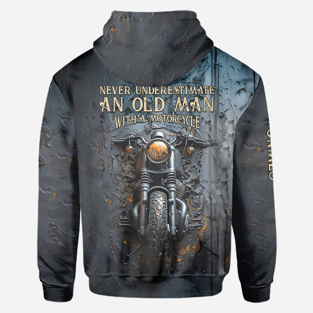 Ne sous-estimez jamais un vieux motard ! – T-shirt motard personnalisé