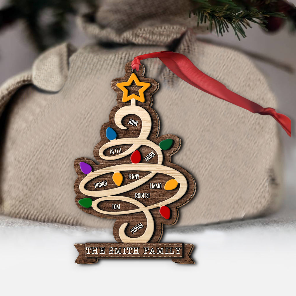 Sapin de Noël avec nom de famille - Ornement en bois personnalisé avec le nom de famille