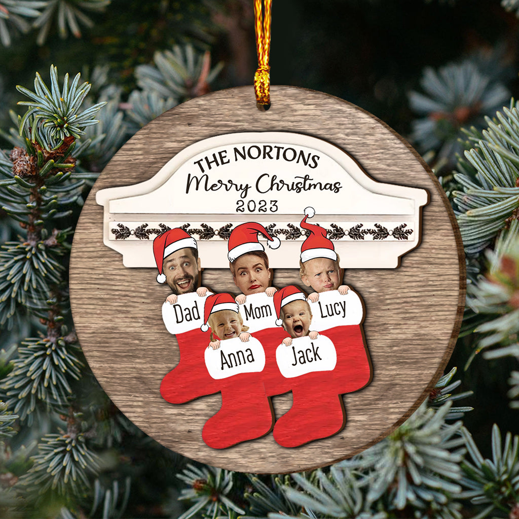 Sapin de Noël avec nom de famille et plusieurs couleurs - Ornement en bois personnalisé avec le nom de famille