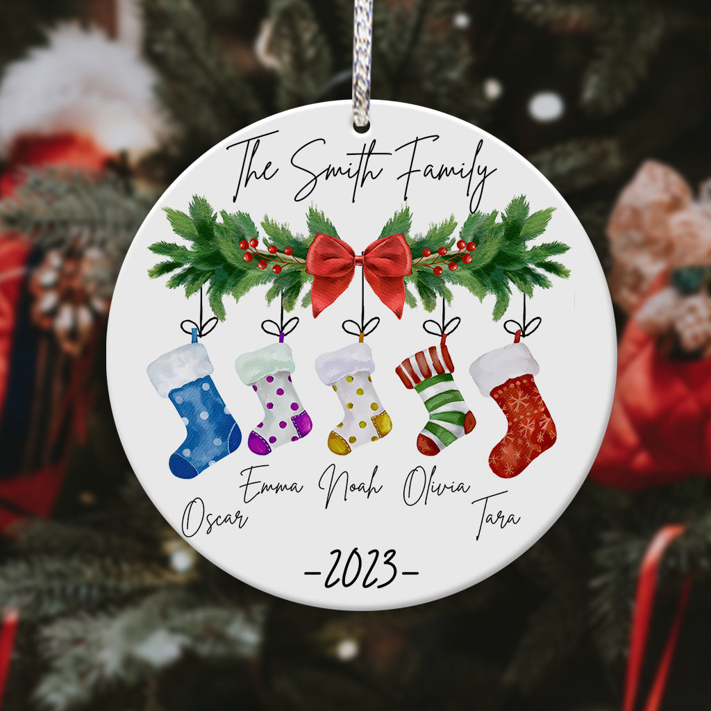 Famille en bas de Noël - Ornement familial personnalisé